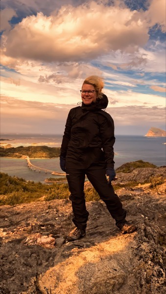 Laura Savolainen tunturimaisemassa